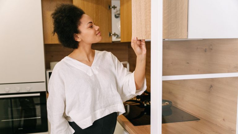 3 Surefire Signs It’s Time To Replace Your Old Kitchen Cabinets