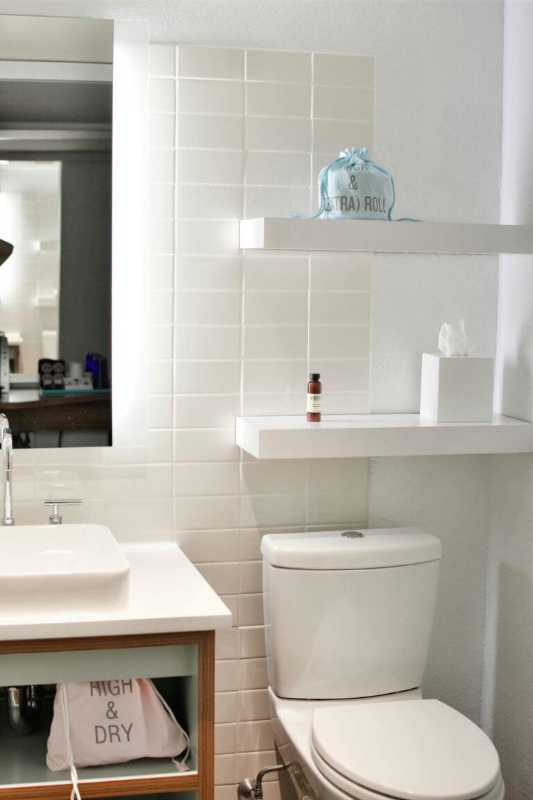 Top Tips for Bathroom Vanity Fitting Services in Toronto